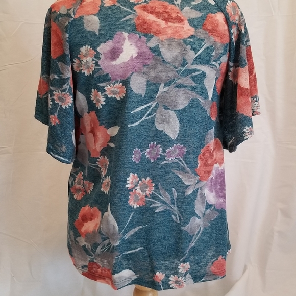 Flower Knit Top - Picture 2 of 4